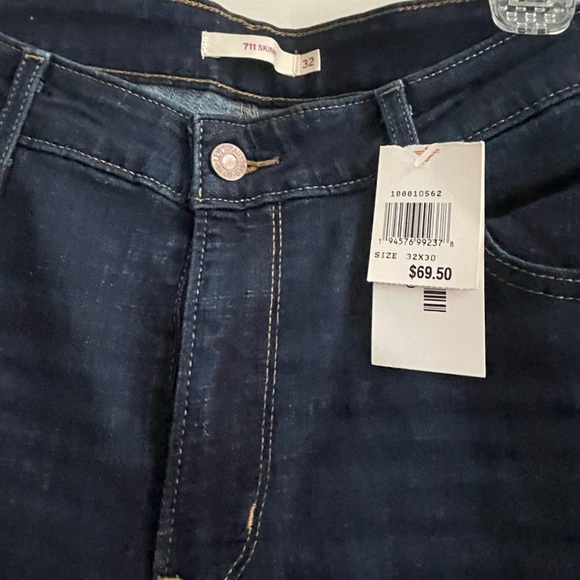 Levi’s - Picture 2 of 5